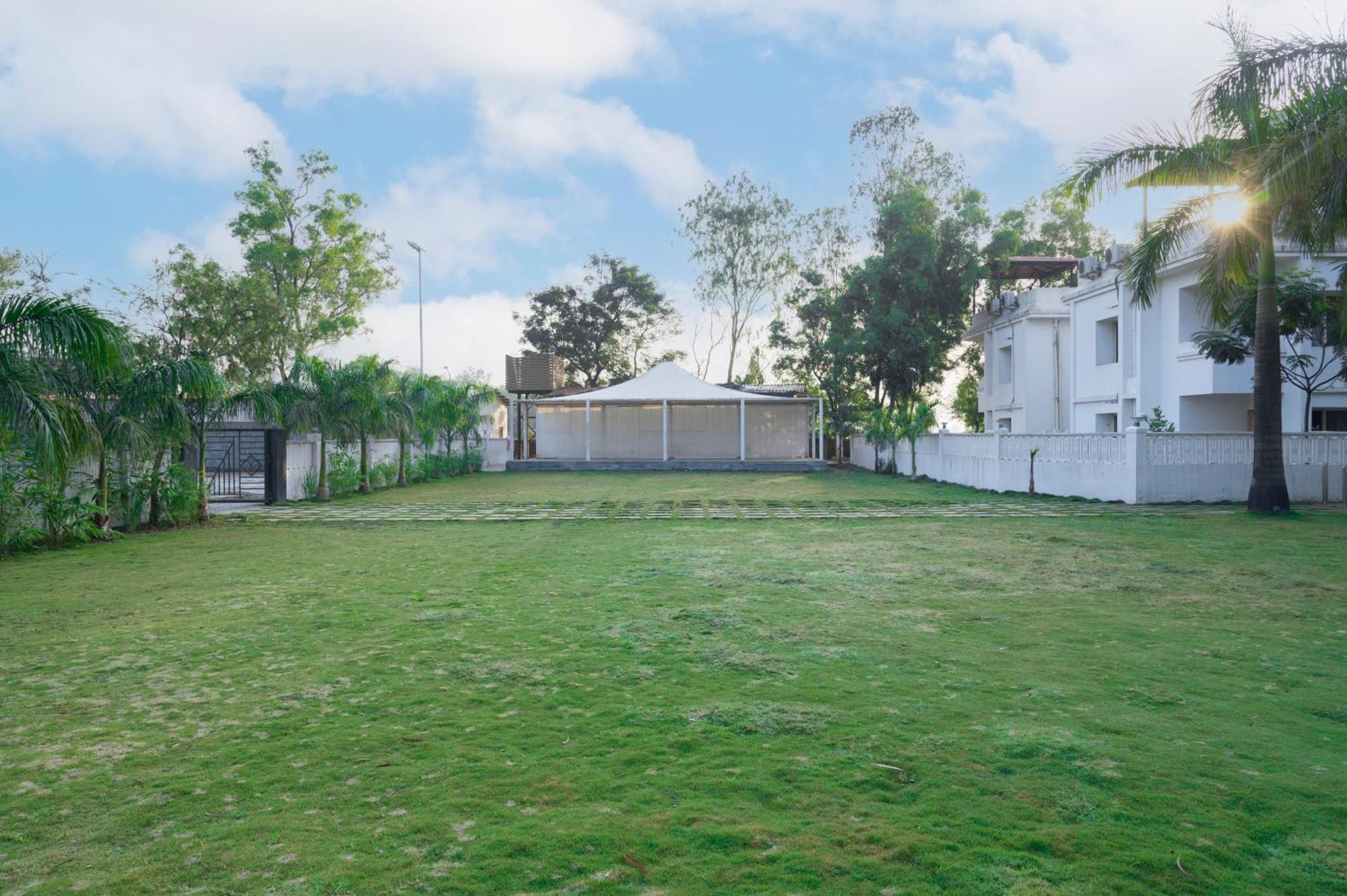 Sterling Stolen Heaven Lonavala Otel Dış mekan fotoğraf